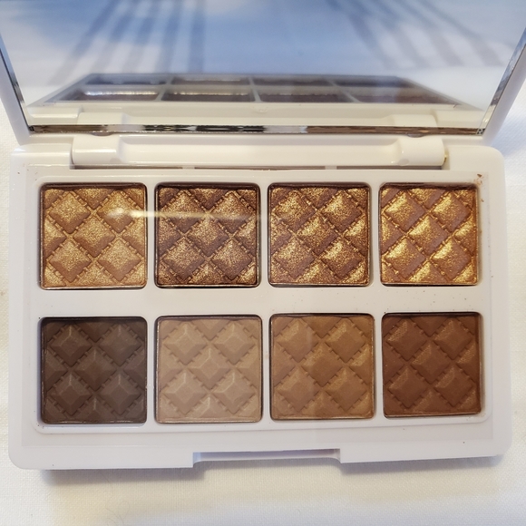 New Eyeshadow Pallette Neutrals & Golds - Picture 3 of 4